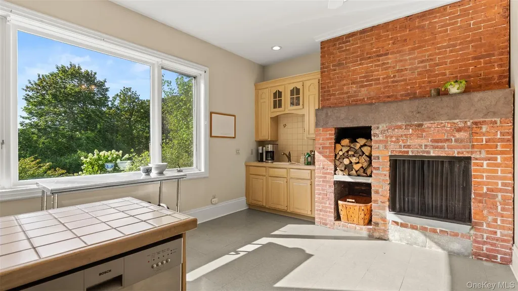 4317 Ny 23 Hudson NY 12534