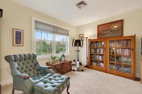 304 Ivy Trail Rhinebeck NY 12572