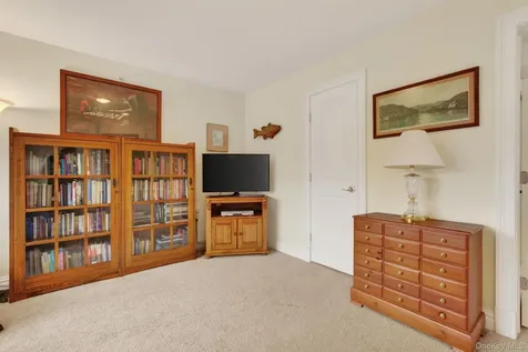 304 Ivy Trail Rhinebeck NY 12572