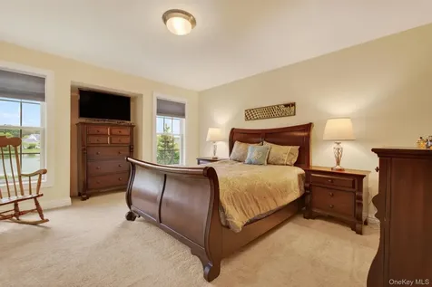 304 Ivy Trail Rhinebeck NY 12572