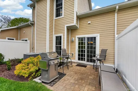 304 Ivy Trail Rhinebeck NY 12572
