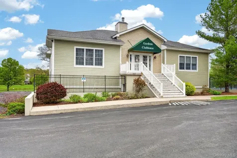 304 Ivy Trail Rhinebeck NY 12572