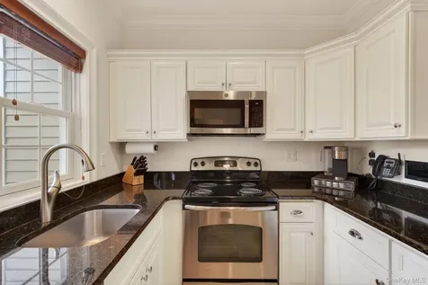 304 Ivy Trail Rhinebeck NY 12572