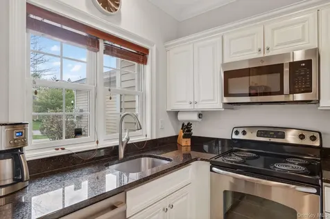 304 Ivy Trail Rhinebeck NY 12572