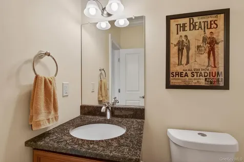 304 Ivy Trail Rhinebeck NY 12572