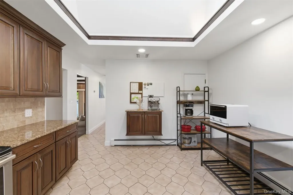 15 7th Avenue Smithtown NY 11787