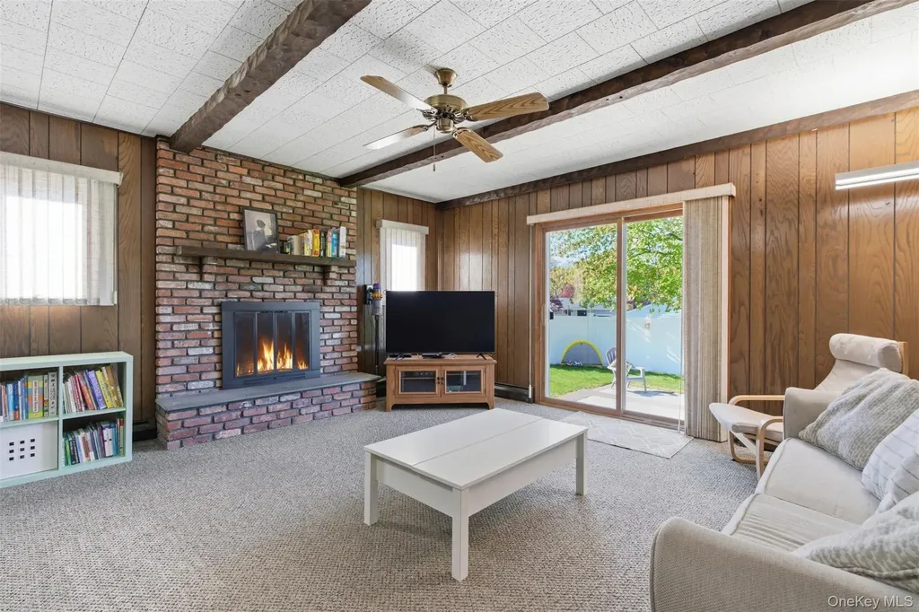 15 7th Avenue Smithtown NY 11787