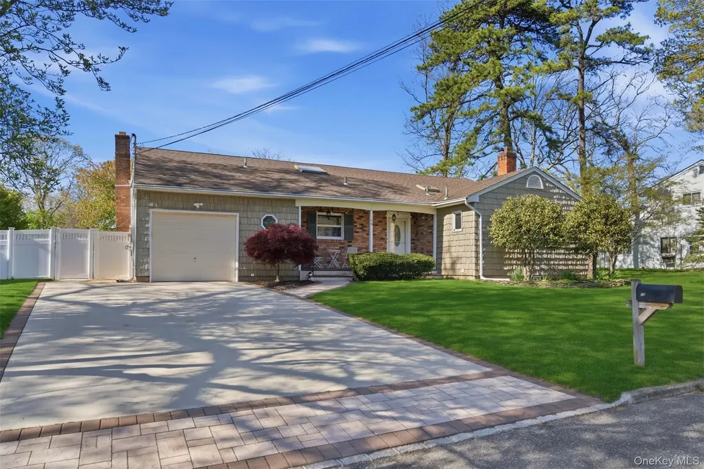 15 7th Avenue Smithtown NY 11787