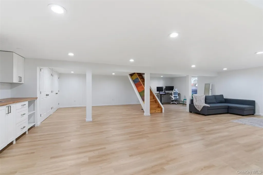 15 7th Avenue Smithtown NY 11787