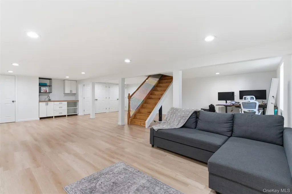 15 7th Avenue Smithtown NY 11787