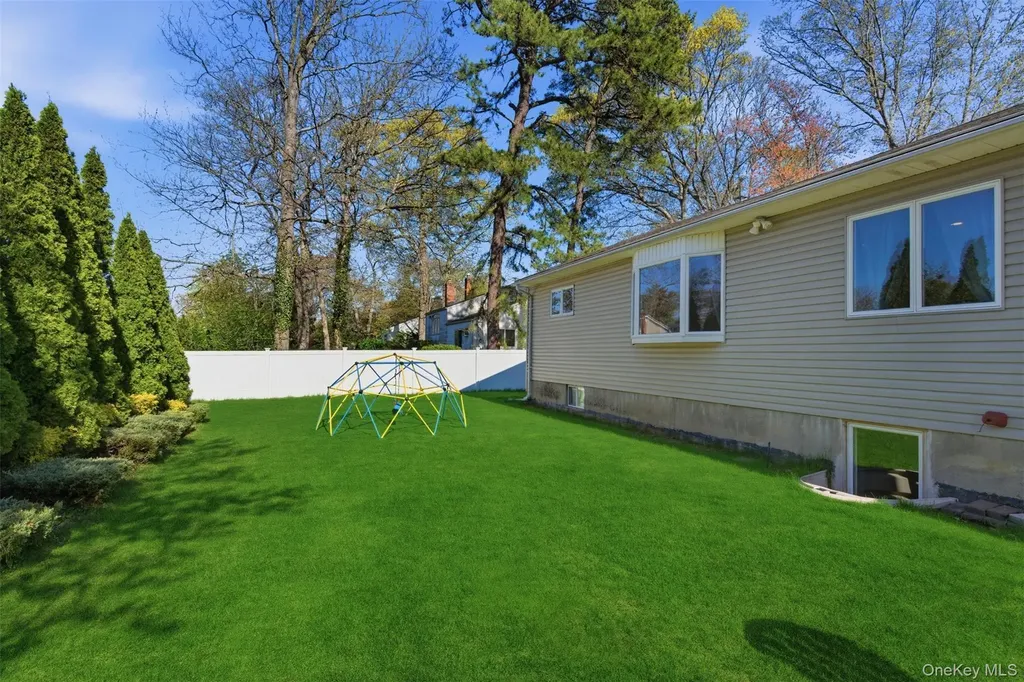 15 7th Avenue Smithtown NY 11787