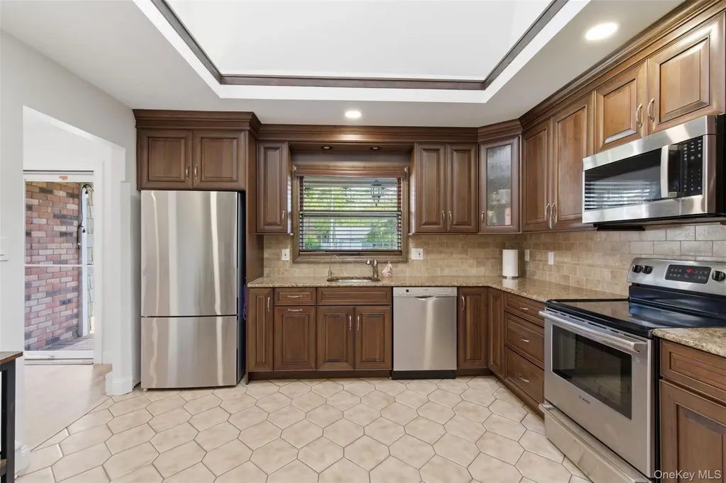 15 7th Avenue Smithtown NY 11787