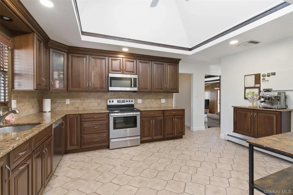 15 7th Avenue Smithtown NY 11787