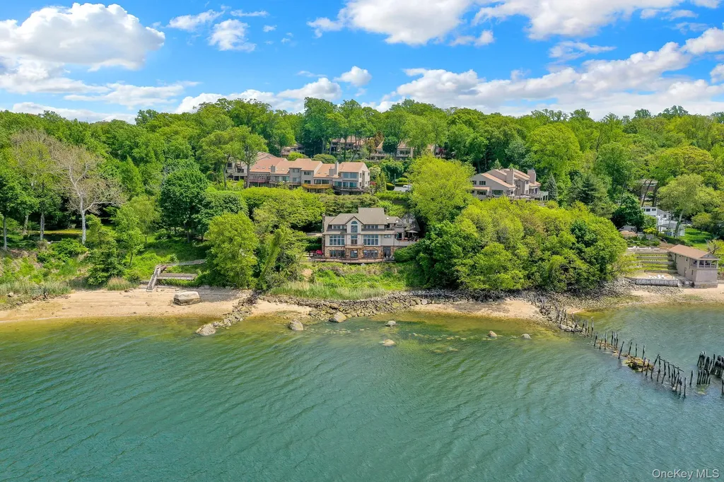 35 Sunview Drive Glen Cove NY 11542