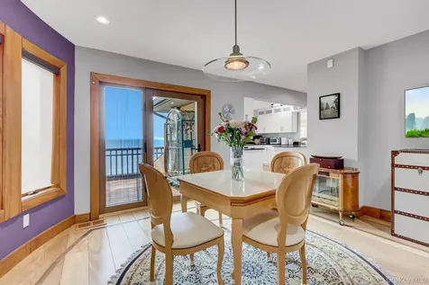 35 Sunview Drive Glen Cove NY 11542