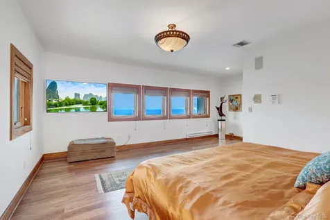 35 Sunview Drive Glen Cove NY 11542