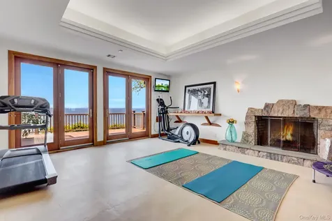 35 Sunview Drive Glen Cove NY 11542