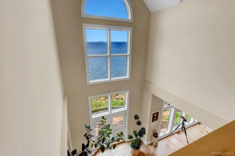 35 Sunview Drive Glen Cove NY 11542