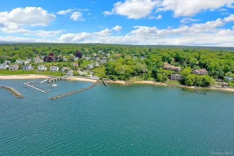 35 Sunview Drive Glen Cove NY 11542