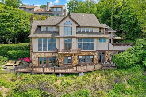 35 Sunview Drive Glen Cove NY 11542