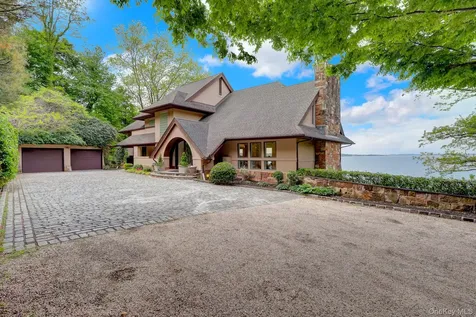 35 Sunview Drive Glen Cove NY 11542