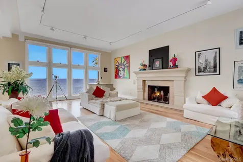 35 Sunview Drive Glen Cove NY 11542