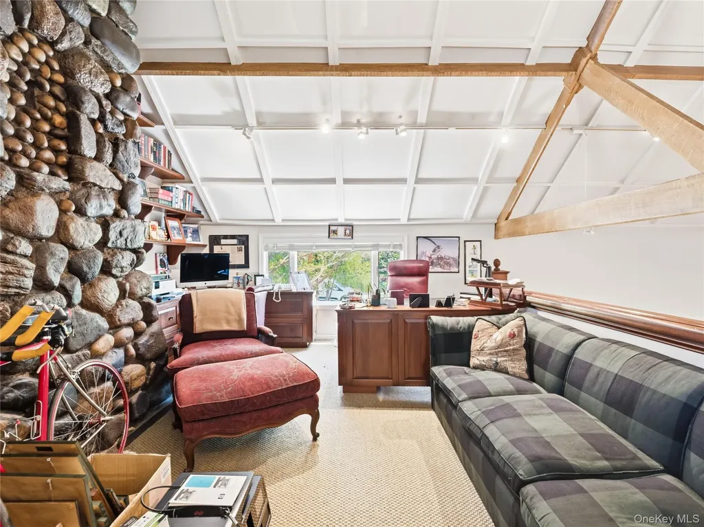 2 Aspen Place Great Neck NY 11021