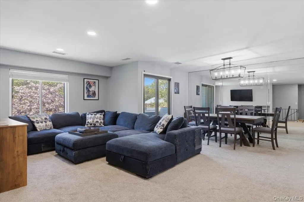 1001 Skyline Drive Coram NY 11727