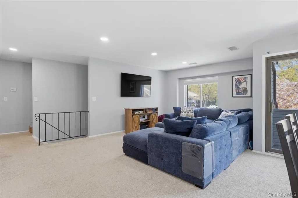1001 Skyline Drive Coram NY 11727