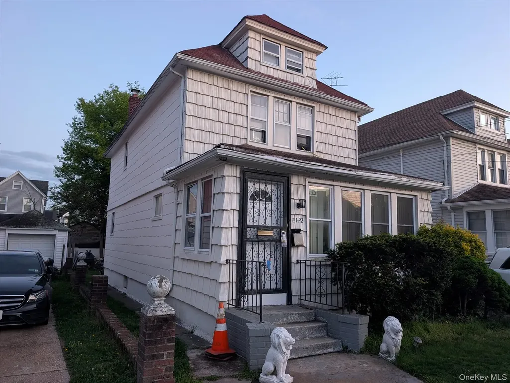 19122 113th Avenue Saint Albans NY 11412