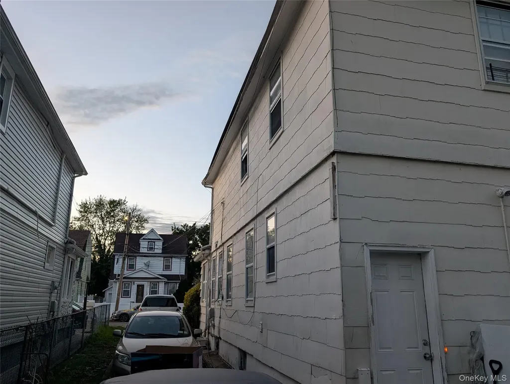 19122 113th Avenue Saint Albans NY 11412