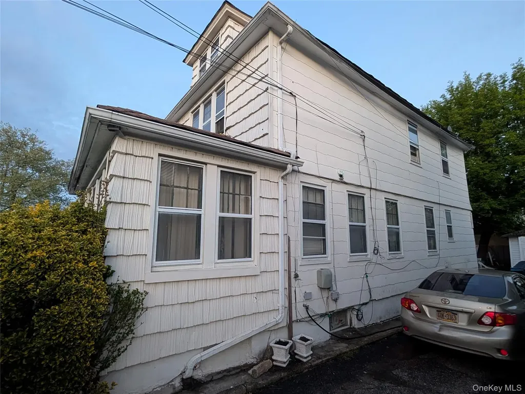 19122 113th Avenue Saint Albans NY 11412