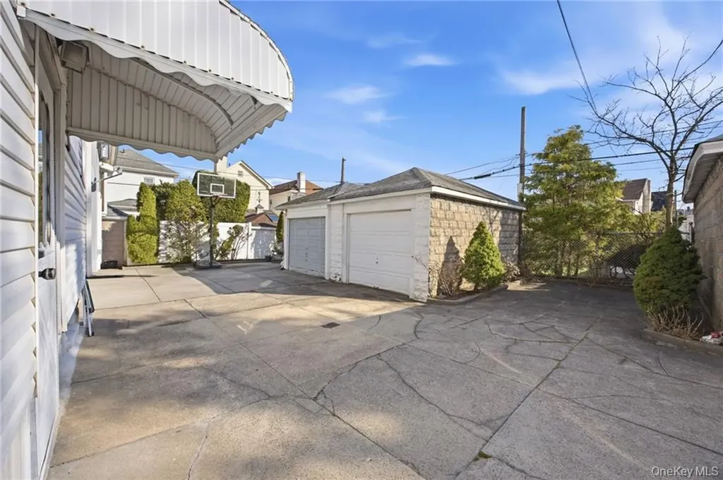 20 77th Street Brooklyn NY 11209