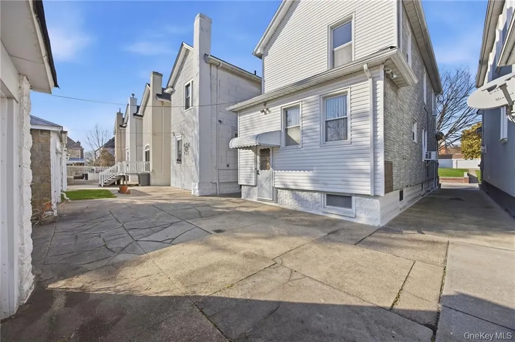 20 77th Street Brooklyn NY 11209