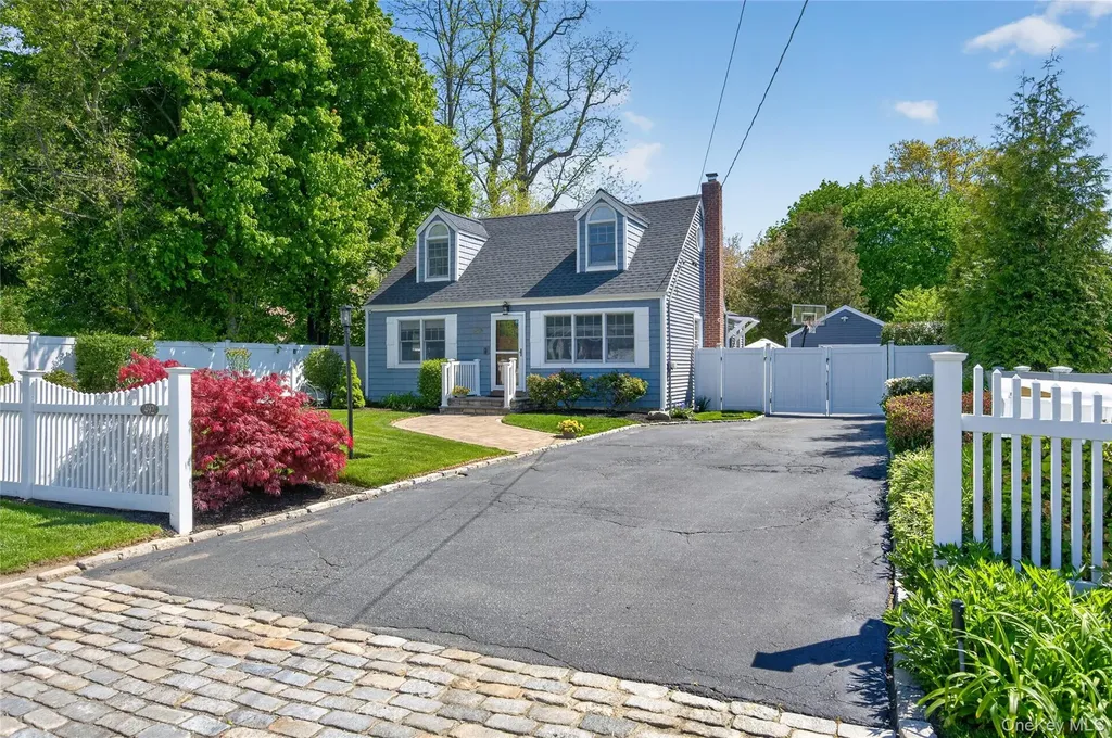 492 Atlantic Street East Northport NY 11731