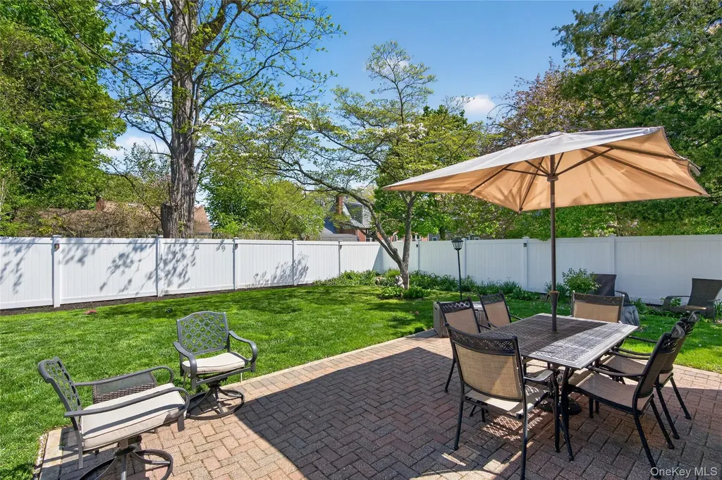 492 Atlantic Street East Northport NY 11731