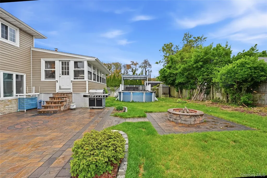 572 Benjamin Road North Babylon NY 11703