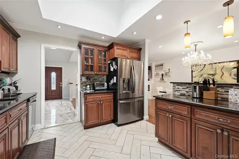 572 Benjamin Road North Babylon NY 11703