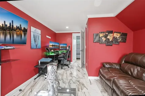 572 Benjamin Road North Babylon NY 11703