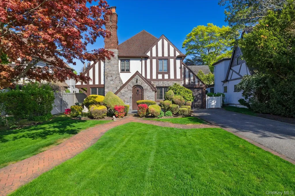 19 Addison Place Rockville Centre NY 11570
