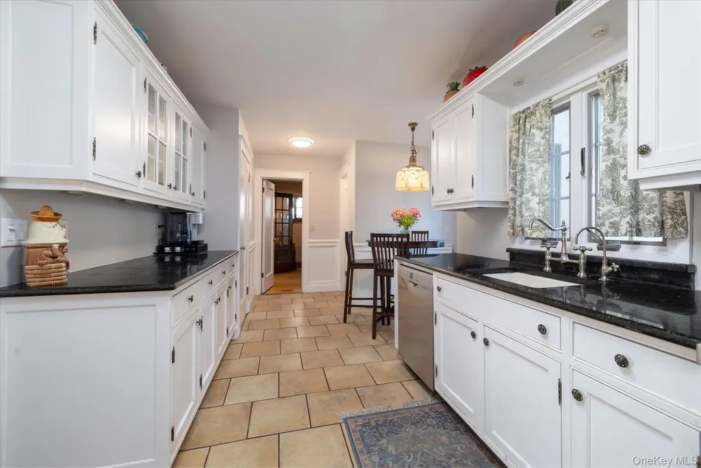 19 Addison Place Rockville Centre NY 11570