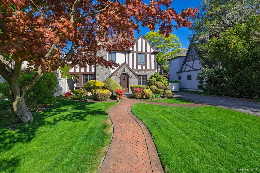 19 Addison Place Rockville Centre NY 11570
