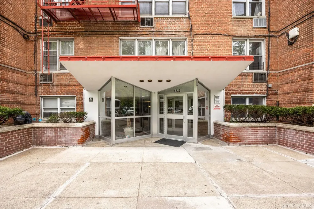 6535 Broadway Bronx NY 10471