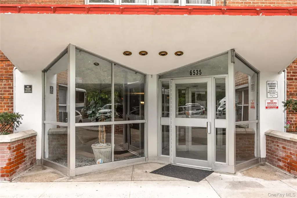 6535 Broadway Bronx NY 10471