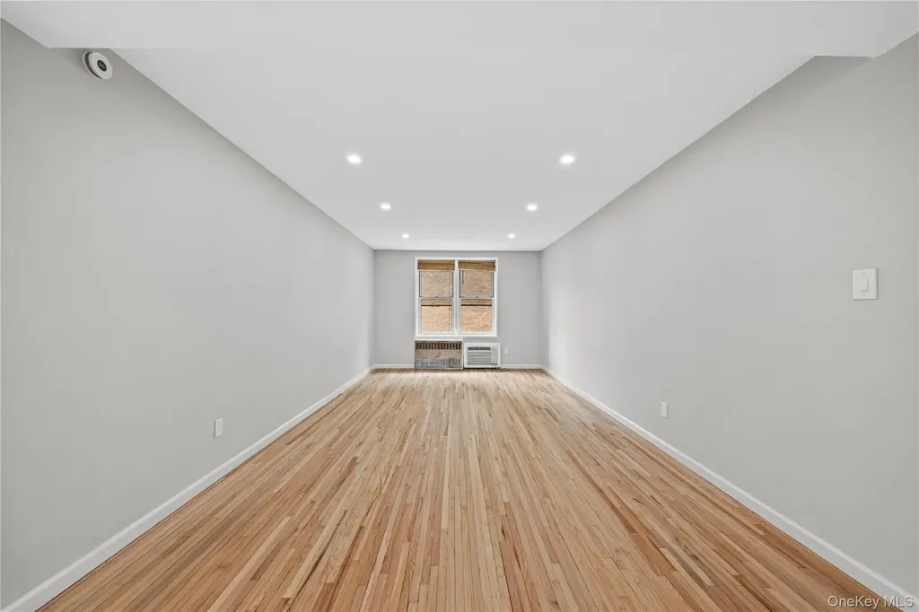6535 Broadway Bronx NY 10471