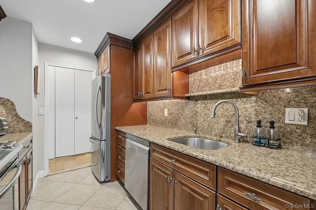 615 Palmer Road Yonkers NY 10701