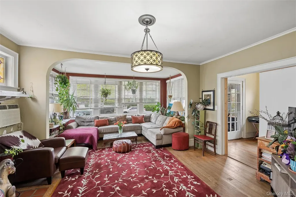 12 Harvard Avenue Hewlett NY 11557