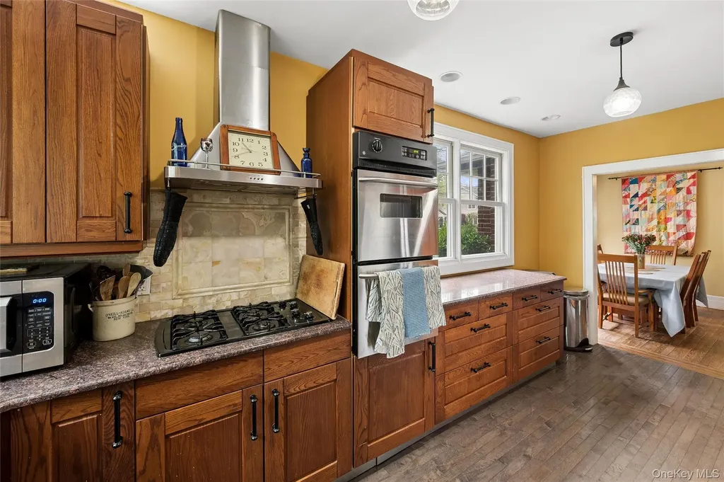 12 Harvard Avenue Hewlett NY 11557