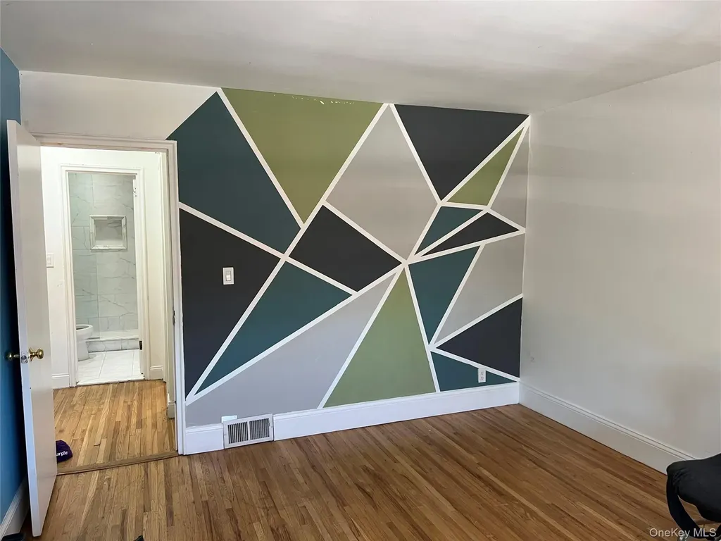 1308 E 223rd Street Bronx NY 10466