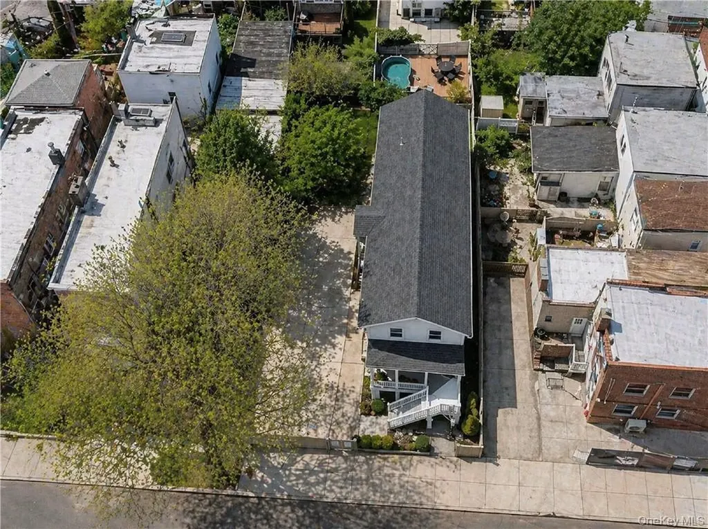 3173 Shore Parkway Brooklyn NY 11235